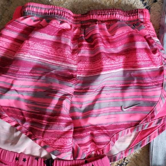 LOT of 18 Shorts and Tops Misc 7/8 - Picture 7 of 8